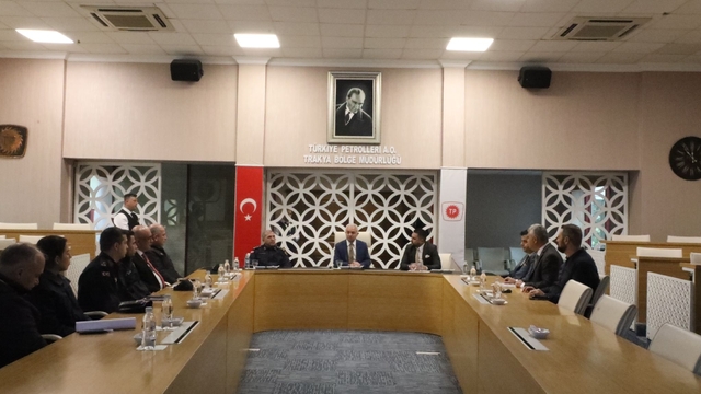 Kırklareli Valisi Turan, doğalgaz kombine çevrim santralinde incelemede bulundu