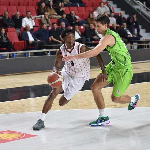 Manisa Basket salladı yıkamadı