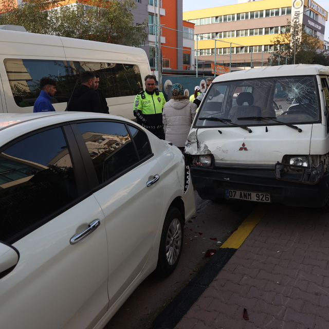Antalya'da gasbettiği panelvanla 30 kilometre kaçan şüpheli yakalandı