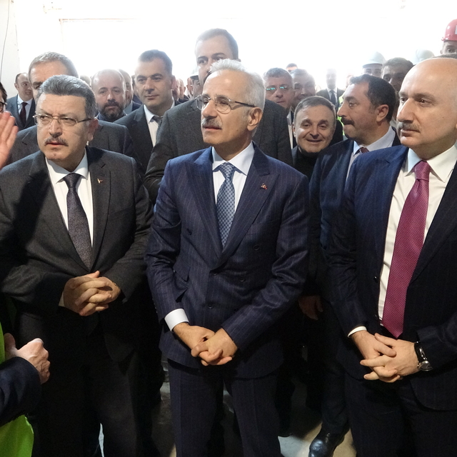 Bakan Uraloğlu: Trabzon'un raylı sistem projesi ile ilgili ihalesini yaptık