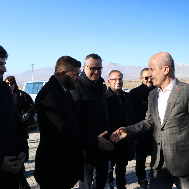 YÖK Başkanı Özvar, Niğde'de Tarımsal Araştırma Merkezi'nde incelemede bulun...