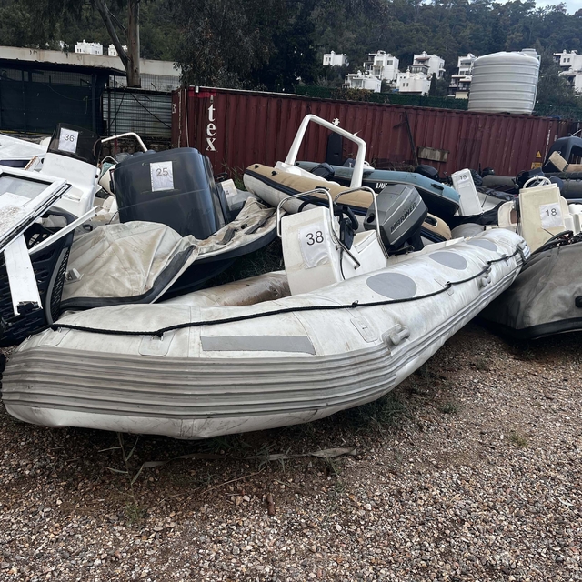 Göçmen kaçakçılığında kullanılan 38 deniz aracı ihale ile 9 milyon TL'ye sa...