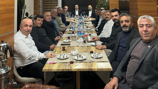 Vezirköprü'de muhtarlar, Kaymakam Kaya ve Belediye Başkanı Gül ile bir araya geldi