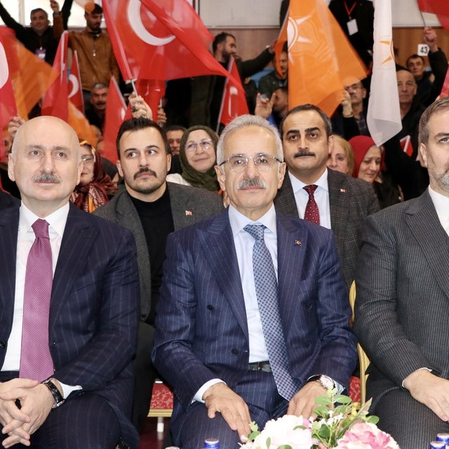 Ulaştırma ve Altyapı Bakanı Uraloğlu, AK Parti Akçaabat İlçe Kongresinde ko...