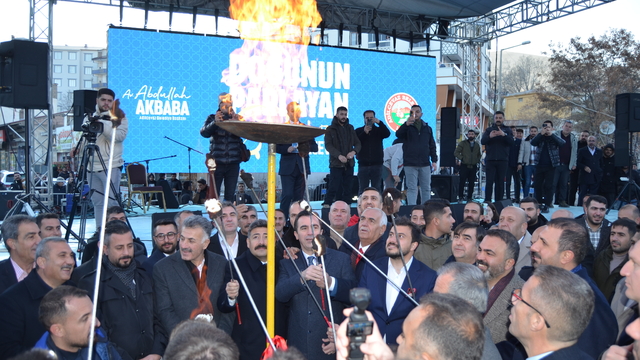 Adilcevaz'da ilk 'doğal gaz' meşalesi yakıldı