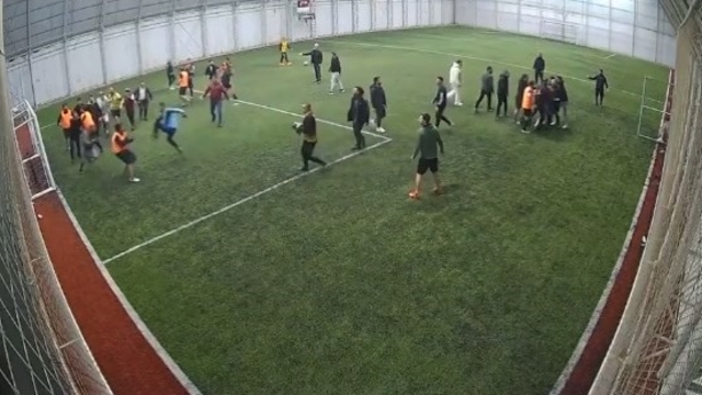Elazığ'da halı sahadaki kavga kamerada
