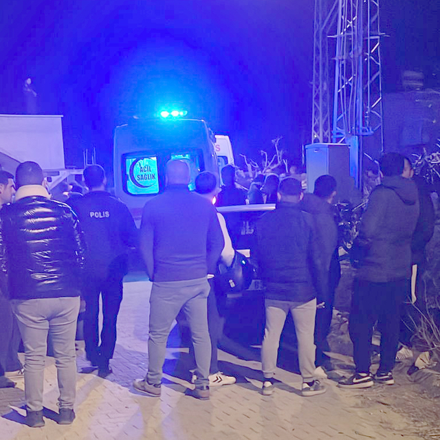 Ruhsat İşleri Müdürü, tartıştığı komşusunu tabancayla öldürüp, intihar etti