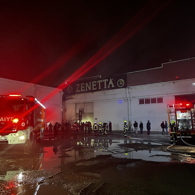 Kayseri'de mobilya fabrikasında çıkan yangın korkuttu