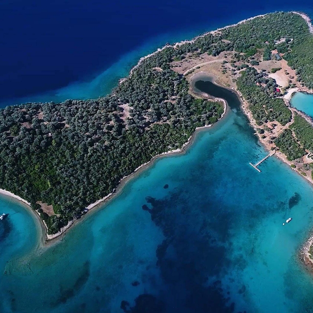 Kumları altın sarısı renkli Sedir Adası, havadan görüntülendi