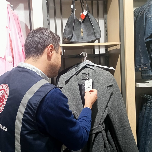 Eskişehir'de Ticaret İl Müdürlüğü ekiplerinden fiyat ve etiket denetimi
