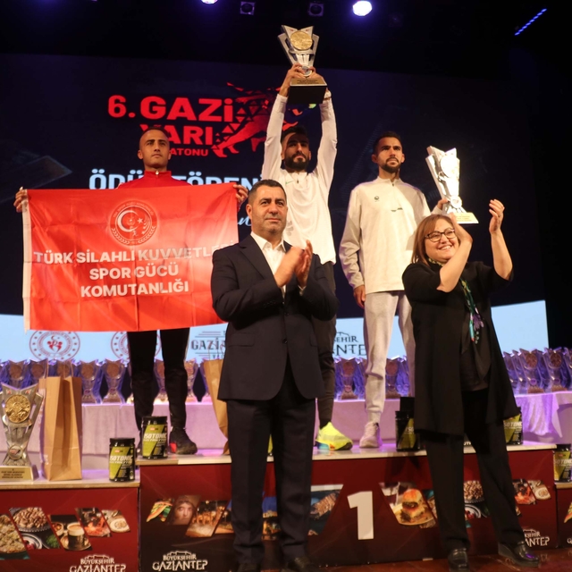 Gaziantep'te Gazi Yarı Maratonu ödül töreni gerçekleştirildi