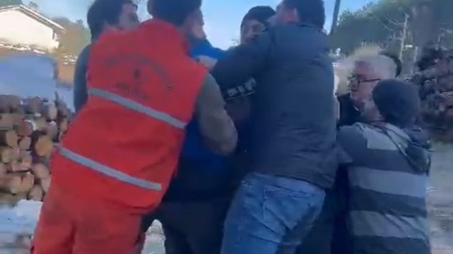 3 kardeş, orman muhafaza memurunu darbetti