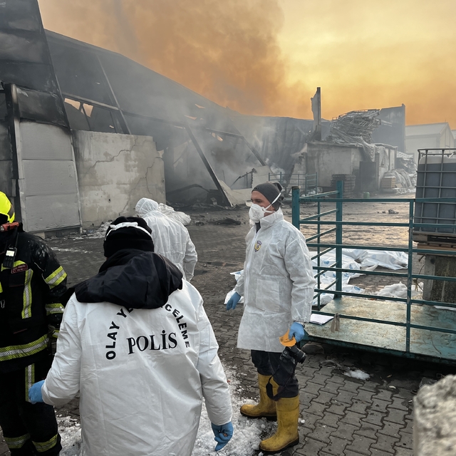 Kayseri'de 3 işçinin öldüğü fabrika yangınına ilişkin soruşturmada 5 gözalt...