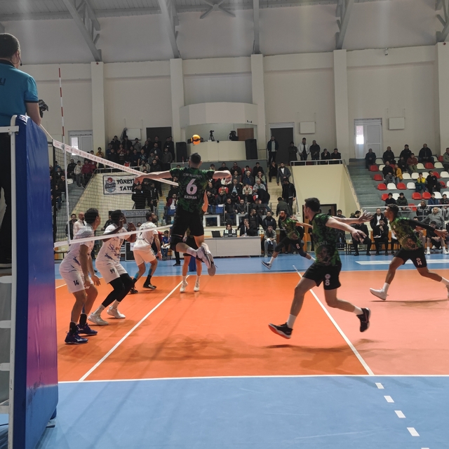 Voleybol: SMS Grup Efeler Ligi