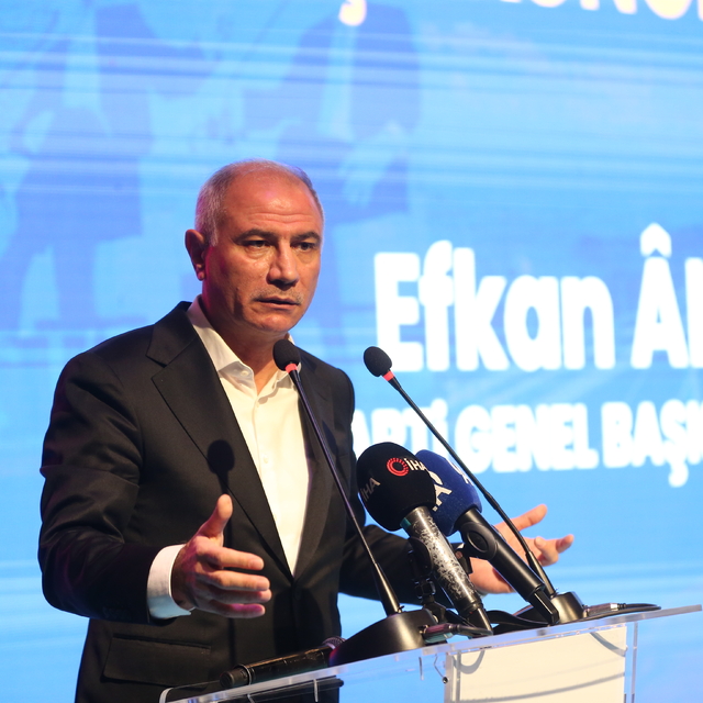 AK Parti Genel Başkanvekili Ala, partisinin Mudanya 8. Olağan Kongresi'nde...