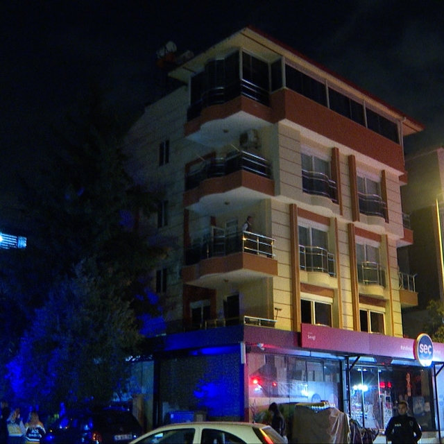 Antalya'da yangın çıkan evde hasar oluştu