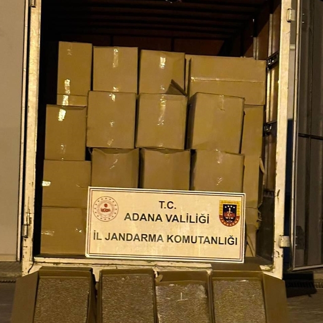 Adana'da 2 milyon 475 bin bandrolsüz makaron ele geçirildi