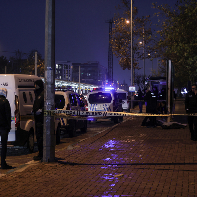 Bursa'da birlikte yaşadığı kadını silahla öldüren kişi intihar etti