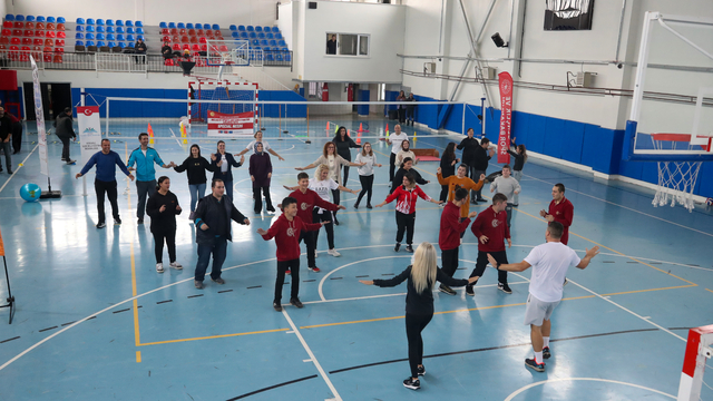 Sakarya'da özel gereksinimli çocukların eğitim hayatları sporla zenginleşiyor
