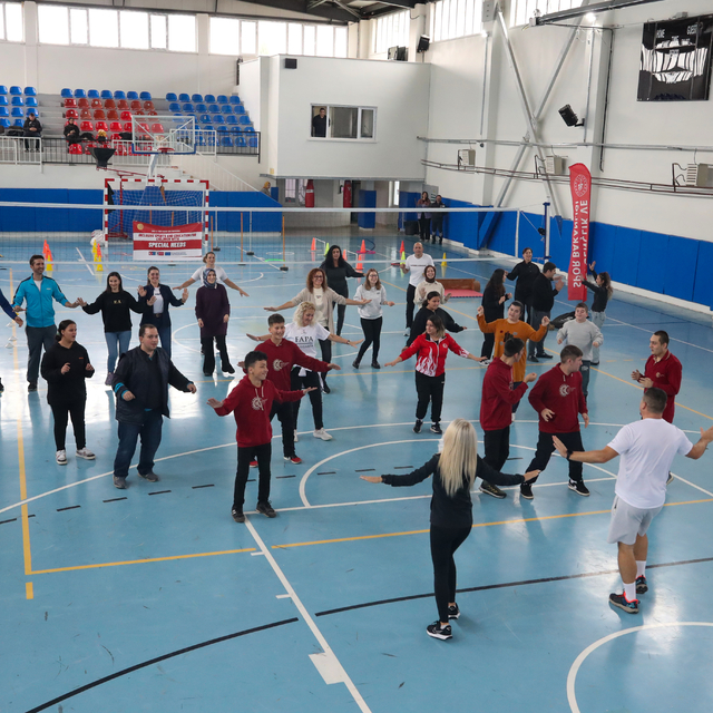 Sakarya'da özel gereksinimli çocukların eğitim hayatları sporla zenginleşiy...