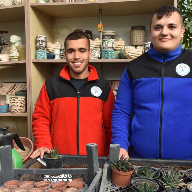 Mezun oldukları okul, iş kapıları oldu