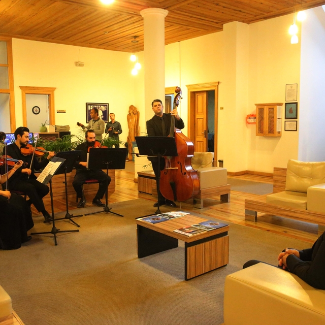 Muğla'da belediye personeli "pazartesi sendromunu" klasik müzikle aşıyor