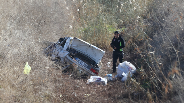 Şanlıurfa'da sulama kanalına devrilen otomobildeki 5 kişi yaralandı