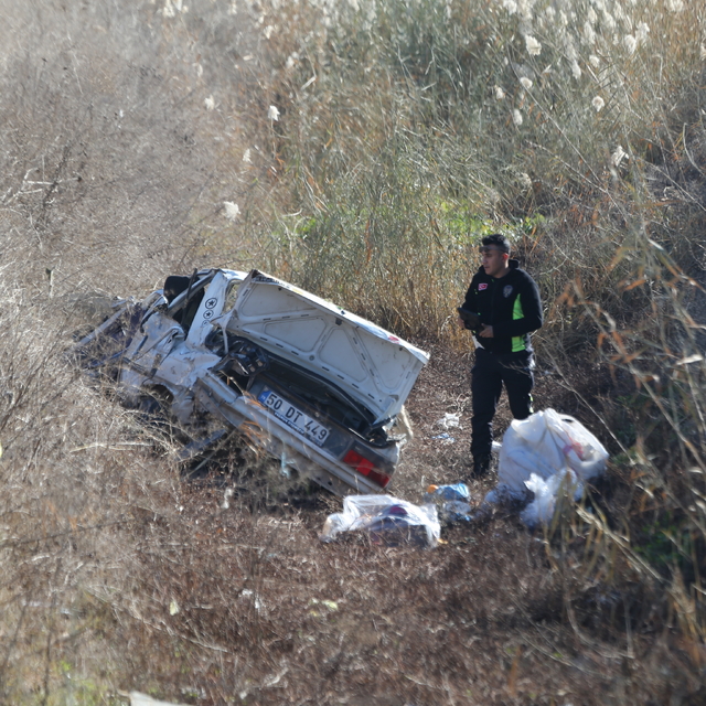 Şanlıurfa'da sulama kanalına devrilen otomobildeki 5 kişi yaralandı