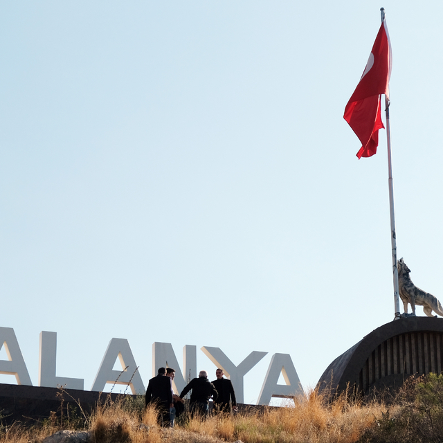 Alanya'da bozkurt heykelinin kaldırılmasına tepki