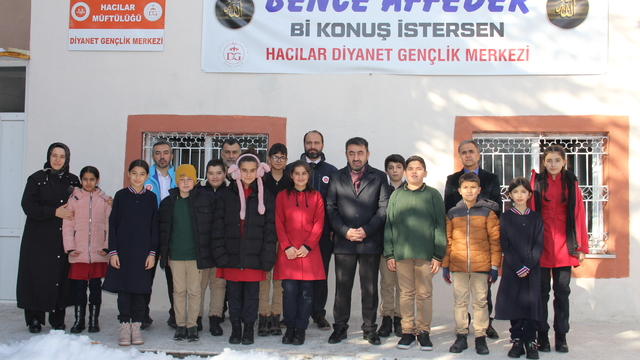 Kayseri İl Müftüsü Ayvaz, Hacılar Diyanet Gençlik Merkezi'ni ziyaret etti