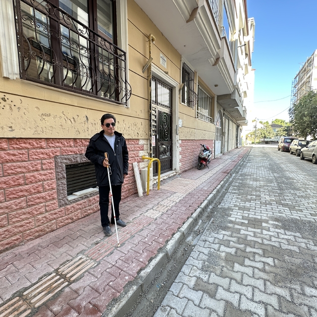 Samsun'da evlerine ulaşmakta sorun yaşayan görme engelli çiftin sesini Baka...
