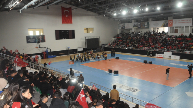 Askeri bando takımı Cizre'de konser verdi