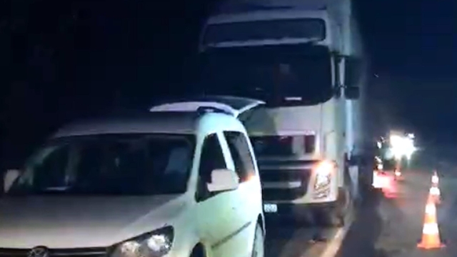 Arızalanan TIR'ını tamir etmeye çalışan Polonyalı şoför, TIR'ın çarpmasıyla öldü