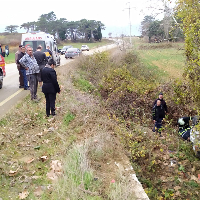 Edirne'de otomobil köprüden düştü; 2 yaralı