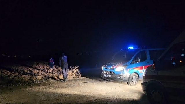 Çorum'da darbettikleri kişinin aracını gasbeden 3 şüpheliden 2'si yakalandı