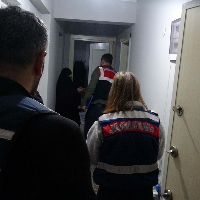 İzmir merkezli 32 ilde DEAŞ operasyonu: 77 gözaltı