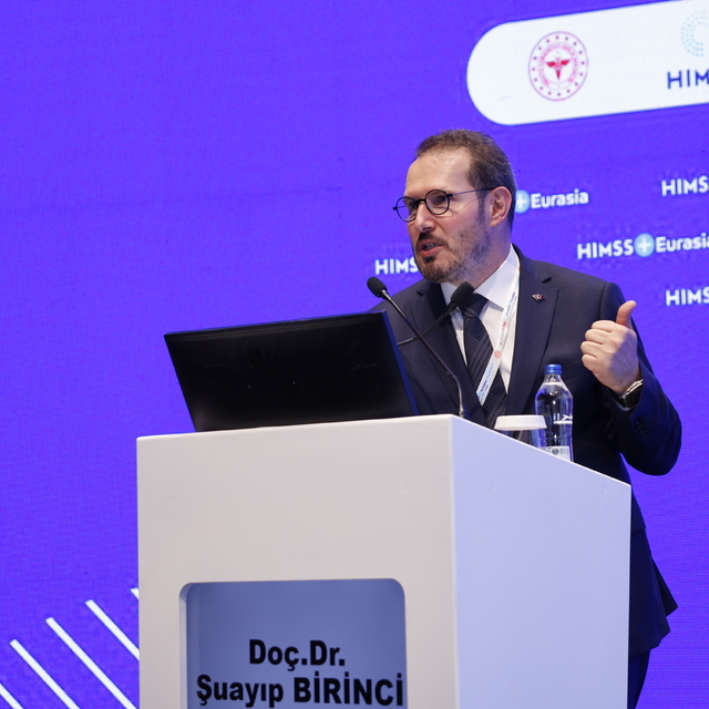 Sağlık Bakan Yardımcısı Birinci, Antalya'da "Dijital Sağlığın Geleceği" otu...