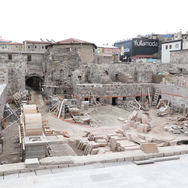 Tarihi Gön Han, restorasyonun ardından etkinliklere ev sahipliği yapacak