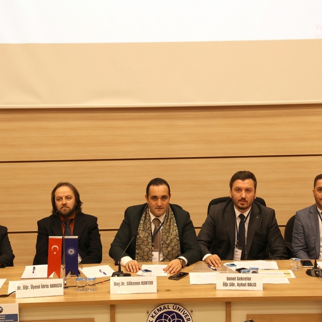 Tekirdağ'da "Uluslararası Siyaset Bilimi ve Kamu Yönetimi" Sempozyumu yapıl...