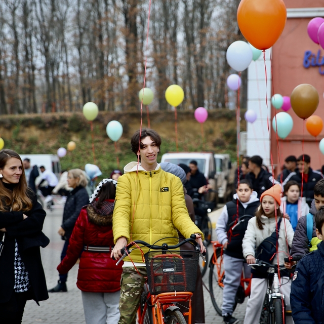 Sakarya'da özel çocuklar "Spor Şenliği"nde gönüllerince eğlendi