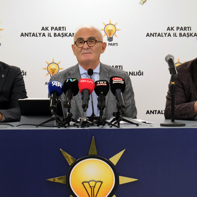 AK Parti'li Yılmaz: Paranız varsa neden işçilerin sigorta primlerini ödemiy...