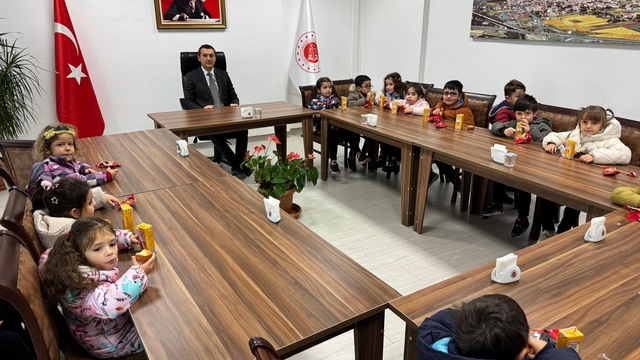 Anaokulu öğrencileri Kahramankazan Adliyesini ziyaret etti