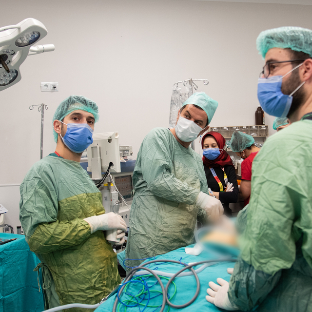 SÜ Tıp Fakültesi Hastanesinde robotik teknolojiyle ilk ameliyat yapıldı