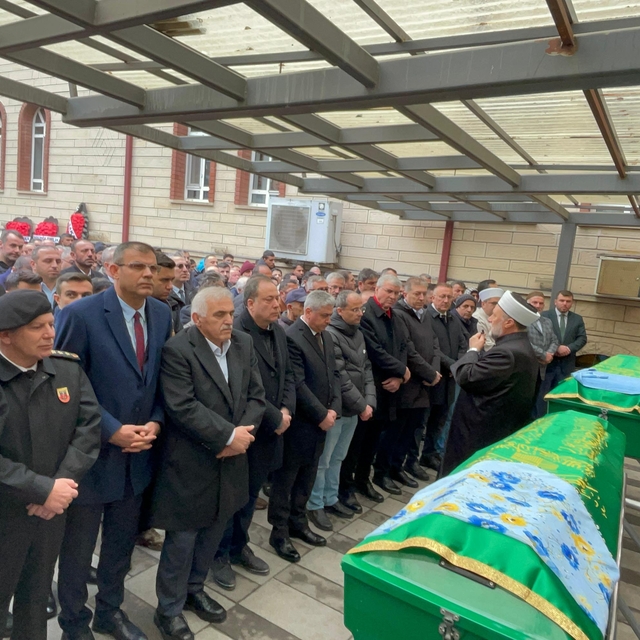 AK Parti Sakarya Milletvekili Kaya'nın annesinin cenazesi Geyve'de defnedil...