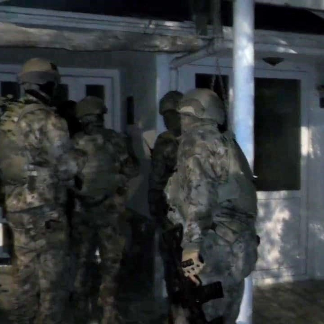 Sakarya'da yakalama kararı olan şüphelilere eş zamanlı operasyonda 31 gözal...