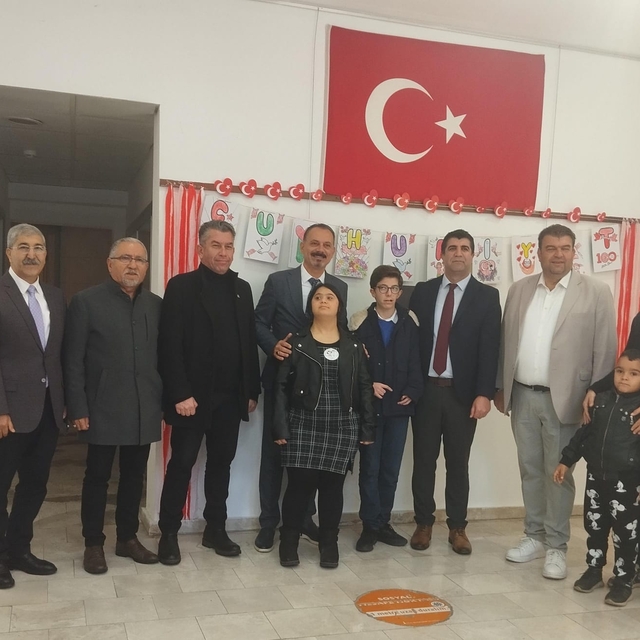 Seferihisar'da Dünya Engelliler Günü sergiyle kutlandı