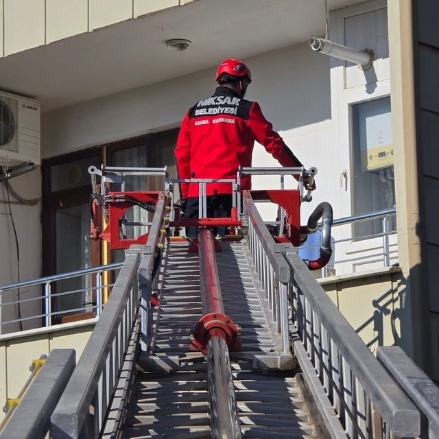Tokat'ta evinde rahatsızlanan kadın hastaneye kaldırıldı
