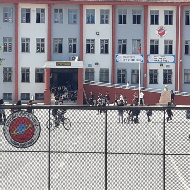 Öğretmeni darbeden veliye verilen 1680 TL ceza ertelendi