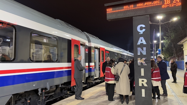 Engelli bireyleri taşıyan Turistik Tuz Ekspresi, ziyaretlerin ardından Ankara'ya uğurlandı