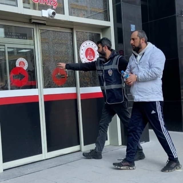 GÜNCELLEME - Çorum'da iş yerine silahlı saldırı düzenleyen 3 zanlıdan 1'i t...